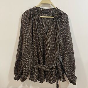 Banana Republic Black and Brown Blouse with buckle waist. Size Large 100% Cotton